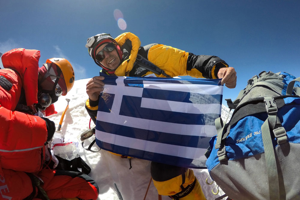Σώθηκε από θαύμα στην Κ2 του Έβερεστ (8.611 μετρα) ο Αντώνης Συκάρης:  Χάθηκαν τρεις κορυφαίοι ορειβάτες [video, photo] | Hellasjournal.com