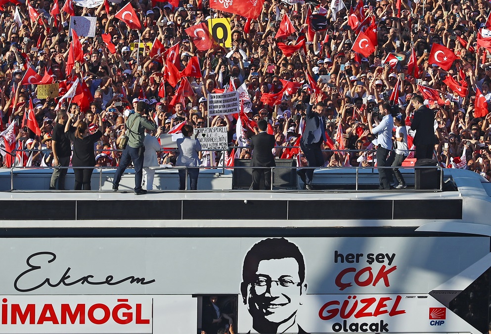 Το «λαϊκό ψωμί» του Ιμάμογλου θα ανατρέψει τον Ερντογάν; Ο «ακριβότερος» πρόεδρος του κόσμου
