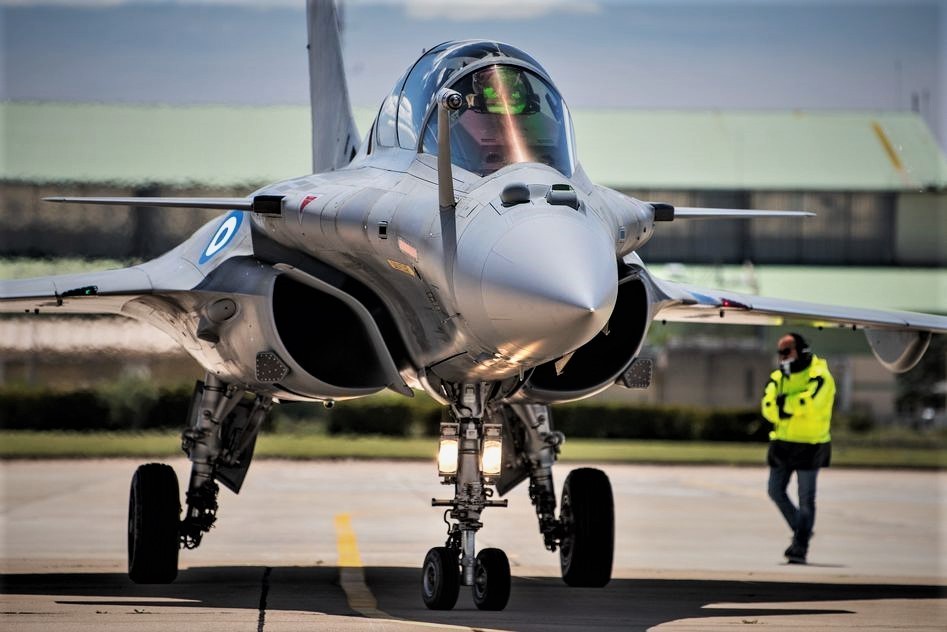 Έρχονται τα Rafale F3R: Υποδοχή με Mirage 2000 στον αέρα, προσγείωση στην Τανάγρα κι από εκεί στο Ελληνικό Top Gun | Hellasjournal.com
