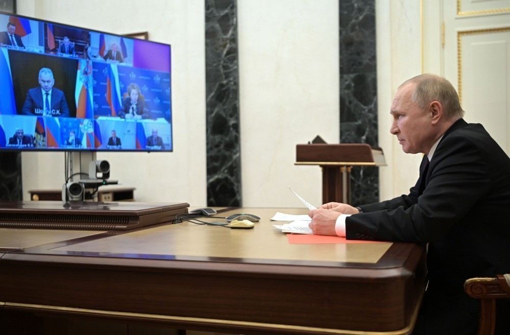 Και ξαφνικά το Κρεμλίνο ανακοινώνει συνομιλία του Πούτιν με τον Πρόεδρο της Κούβας | Hellasjournal.com