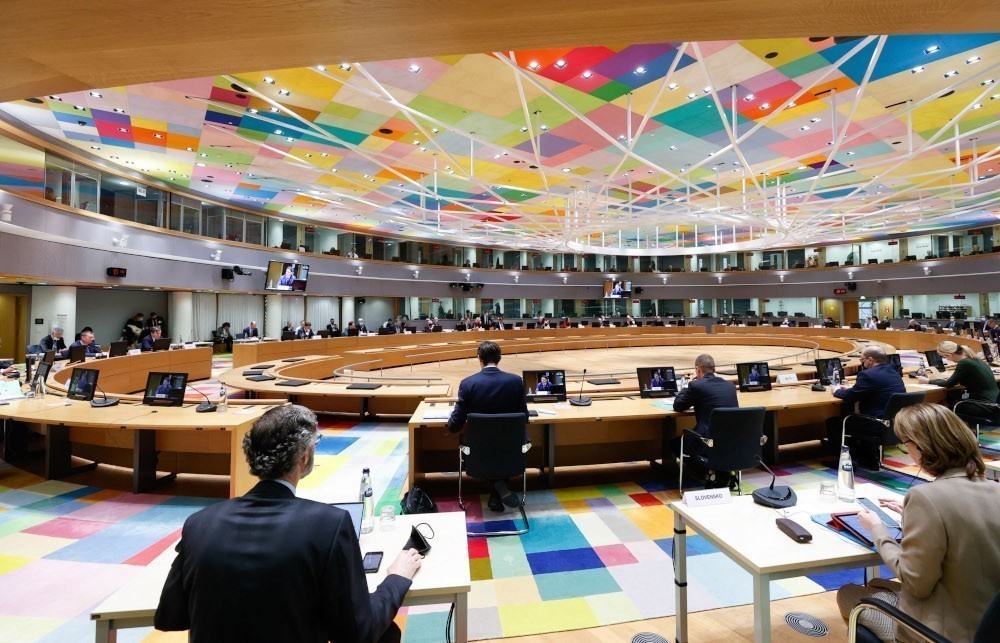 Στις Βρυξέλλες ο Δένδιας για το Συμβούλιο Εξωτερικών Υποθέσεων της ΕΕ:  Ανταλλαγή απόψεων με τον Ουκρανό ΥΠΕΞ | Hellasjournal.com