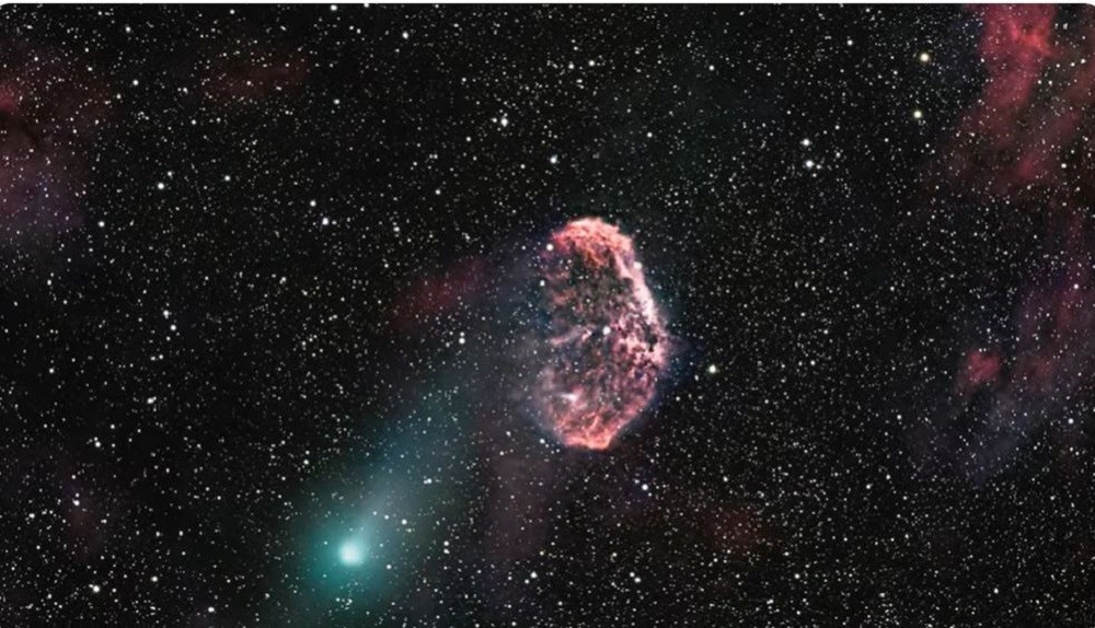 A comet “larger than Mount Everest” will be visible to the naked eye in the coming weeks [videos]
